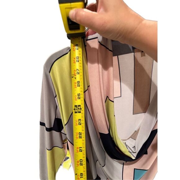 ANALILI Abstract White Pink Gray Silky Cowl Neck long Sleeve Geometric Design Mi - Picture 5 of 8